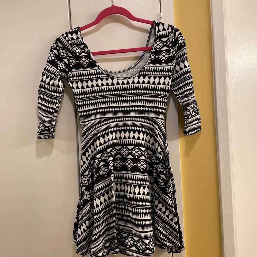 Dress - Picture 3 of 3